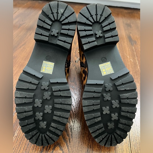 Leopard Faux Suede Ankle Boots, size 6 - Picture 5 of 6